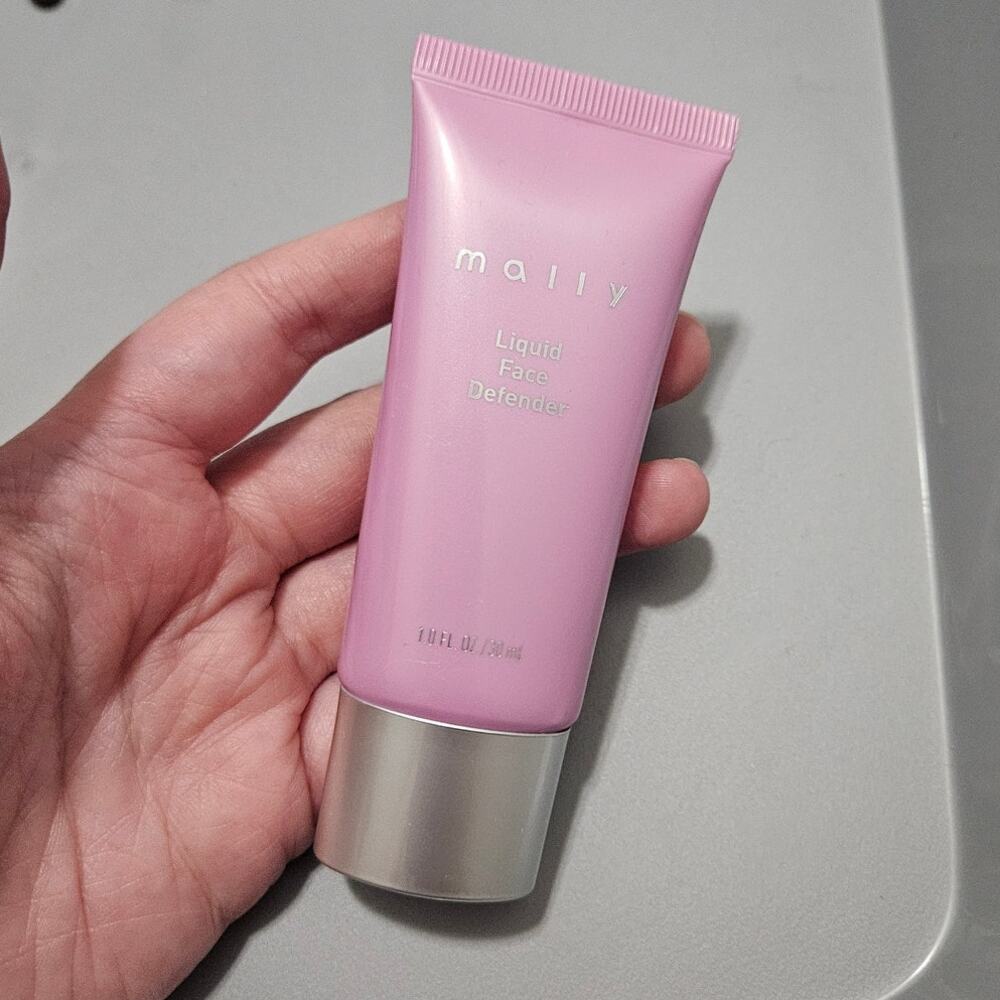 Mally Liquid Face Defender TAN ~ NEW & Unsealed ~ 1 fl.oz. / 30ml
